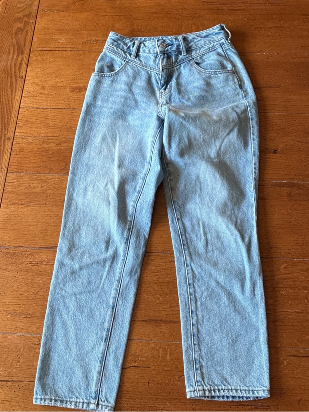 Light Wash High-Rise mom Jean Straight Leg Jeans